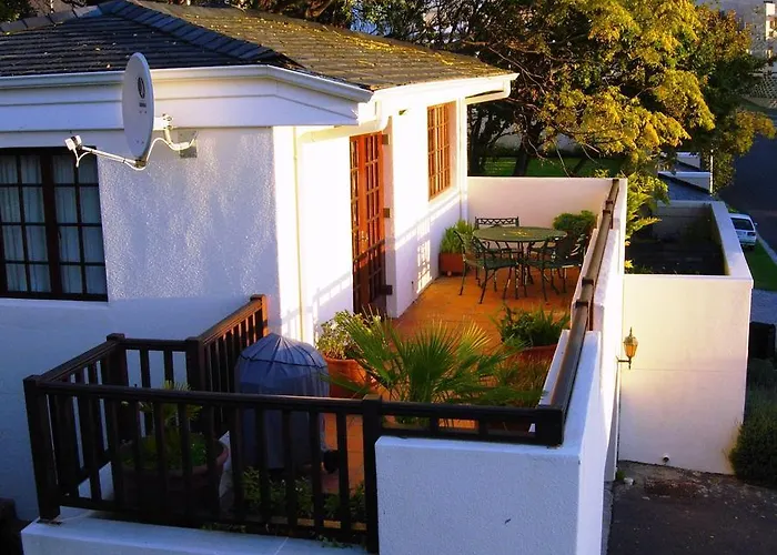 Bakoven Cottage